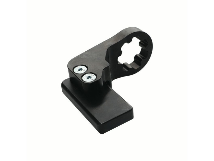 Blade reaction bar for CP66-CP8613