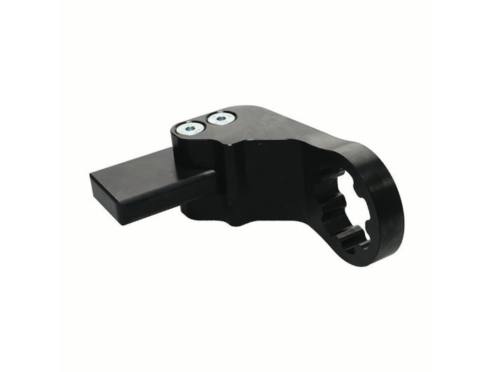 Blade reaction bar for CP66-CP8613